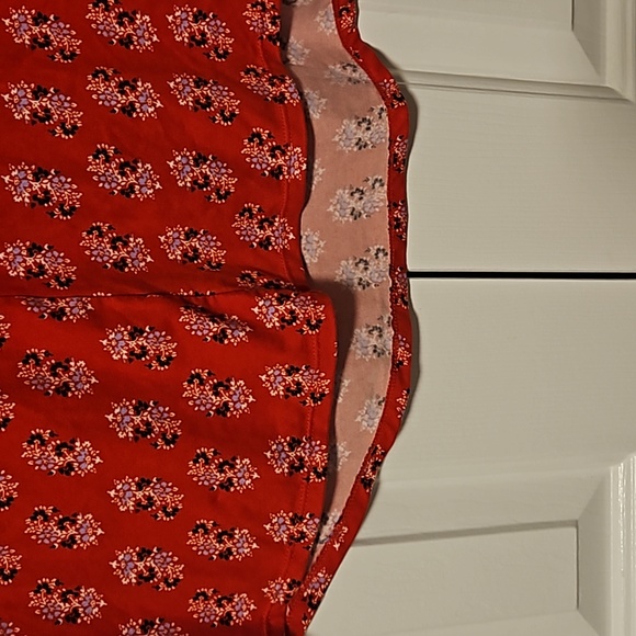 💖 $5 add to bundle Cuddl Duds soft v neck floral tank top💖 - Picture 3 of 5